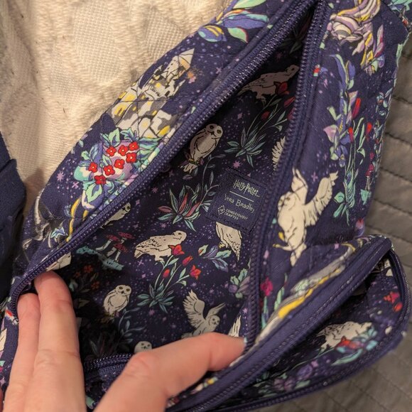 Harry Potter Vera Bradley Mini sling bag - Picture 5 of 11